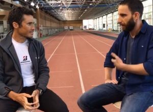 Captura da entrevista de Dani Rovira com Javier Gómez Noya