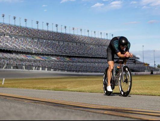 Lionel Sanders sul circuito di Daytona