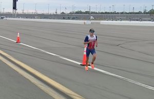Gustav Iden menant la course à pied Challenge Daytona