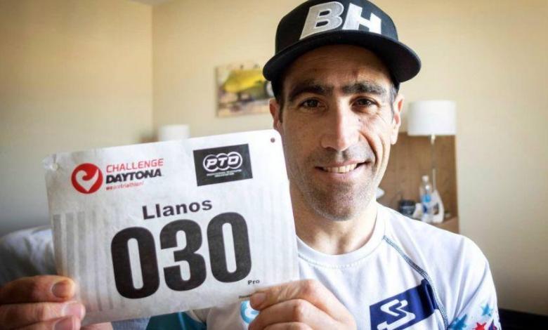 Eneko Llanos with the number that competed in Challenge Daytona