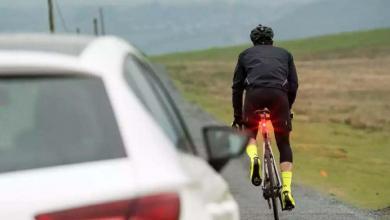 Luz trasera en una bicicleta de carretera