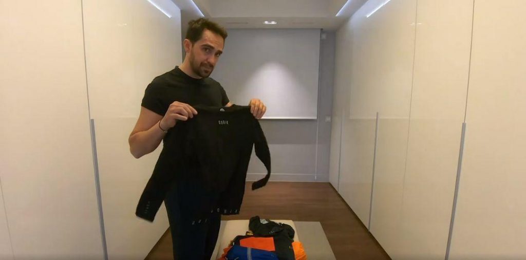 Alberto Contador recomendando ropa para entrenar con frio