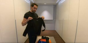 Alberto Contador recommending clothes to train with cold