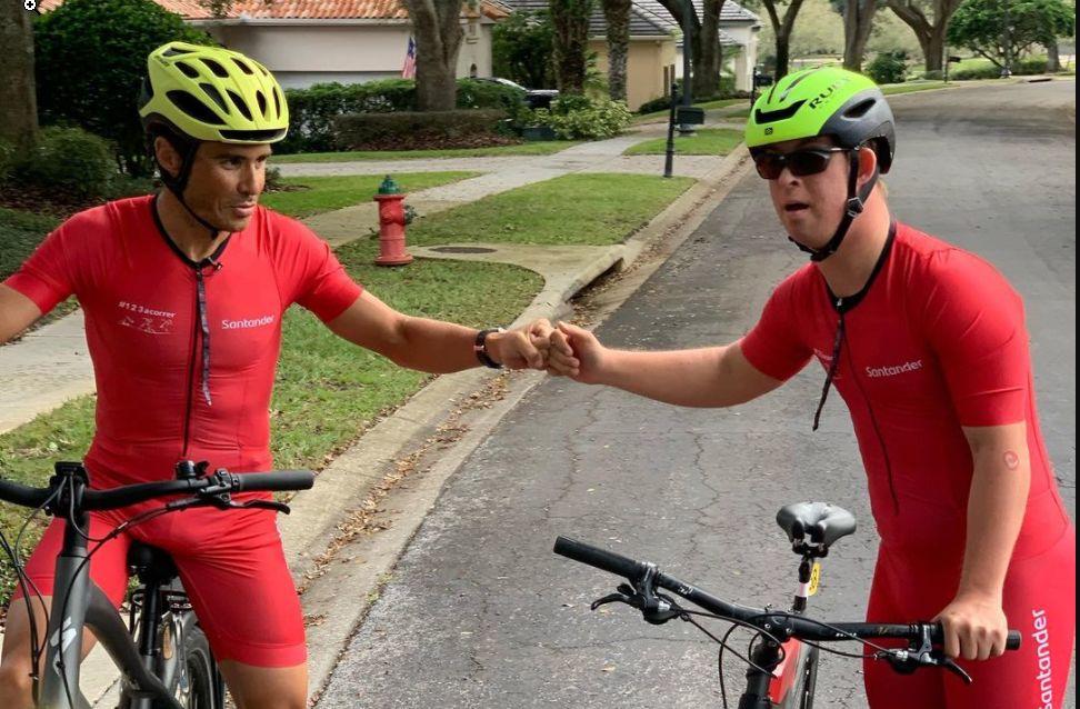 Instagram Gómez Noya und Chris Nikic auf dem Fahrrad