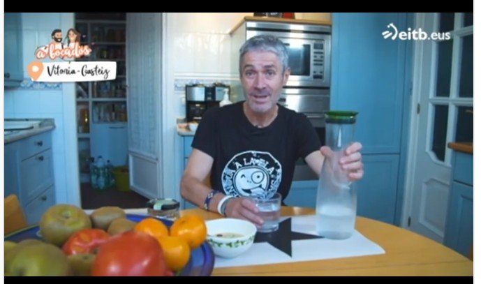 Martín Fiz contando que toma café da manhã