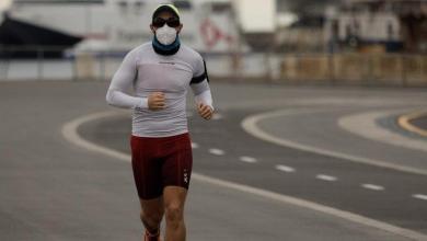 La Galizia costringe le persone a correre da sole e con una maschera