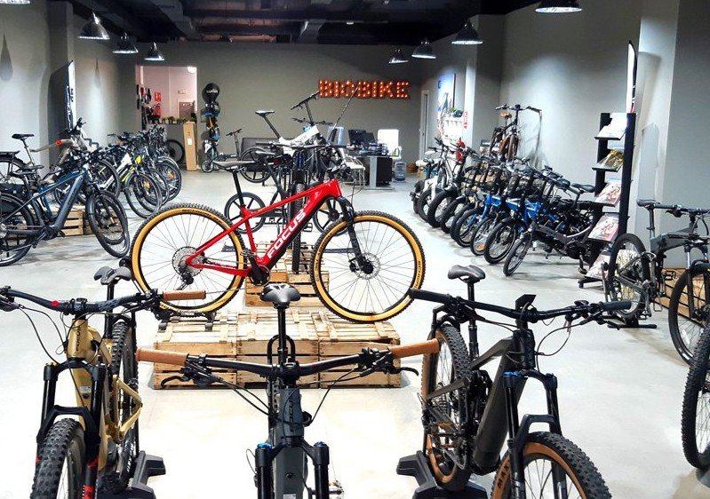 Roban 15 bicicletas en una tienda de Madrid 60.000 euros