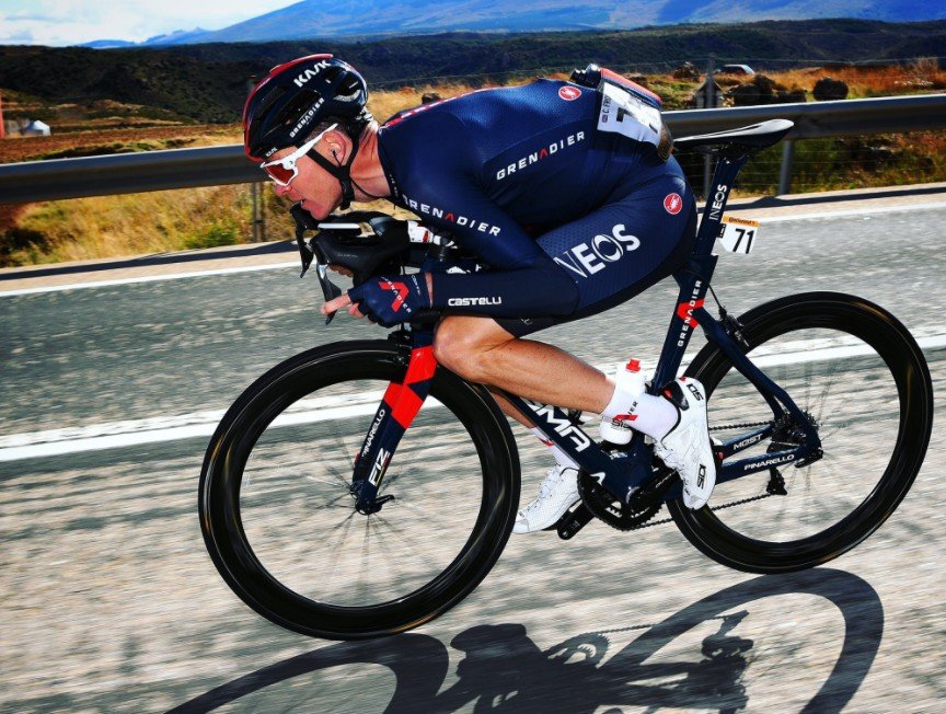 Chris Froome con la postura "Supertuck