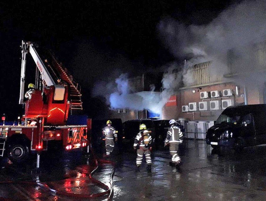 imagen del incendio de la sede de Specialized