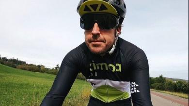 Fernando Alonso s'entraîne avec le vélo