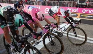 Arrival to the Sprint at the Giro d'Italia