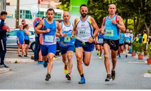 Athlètes dans un marathon