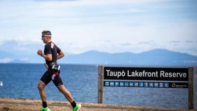 a triathlete in the IRONMAN New Zealand running segment