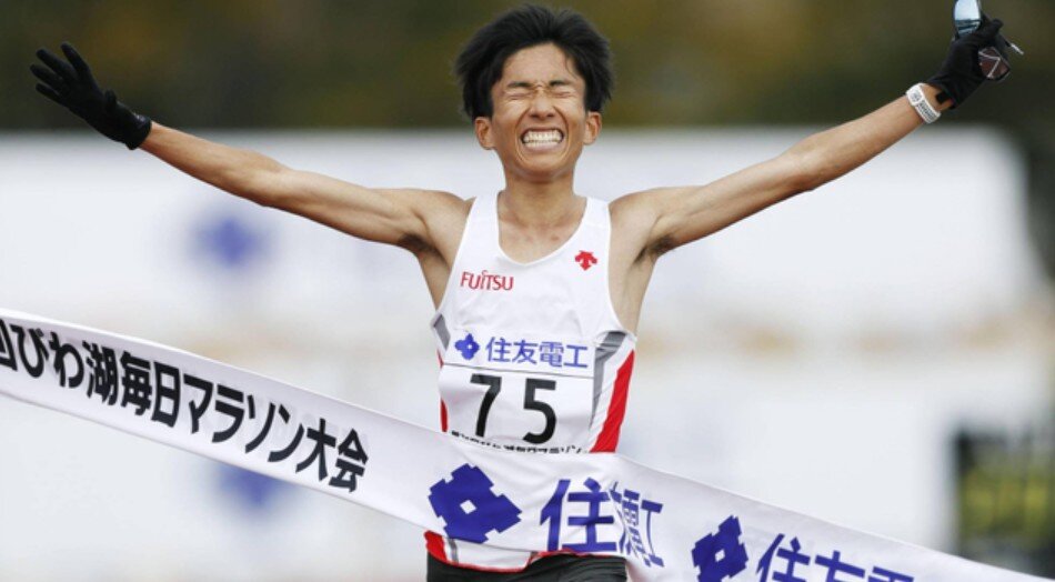 Kengo Suzuki, der erste nicht-afrikanische Mann, der bei einem Marathon 2:05 verlor