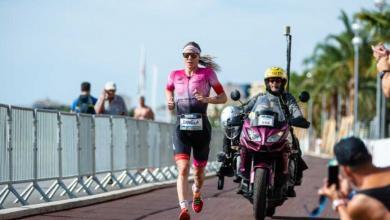 Daniela Ryf competindo no Campeonato Mundial IORNMAN 70.3