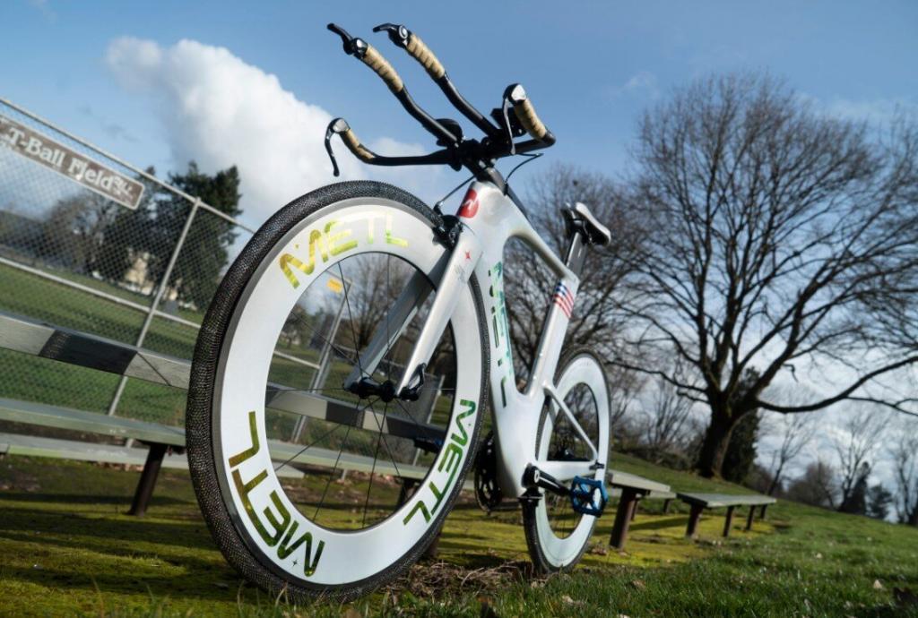 Ruedas Melt de la NASA en una bicicleta