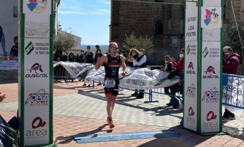 Fernando Alarza ganando el Duatlón Diego Paredes