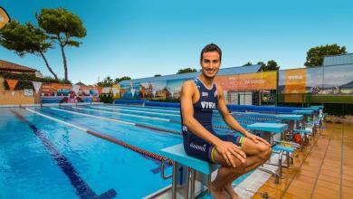 Mario Mola en la piscina del Hotels Viva de Alcudia