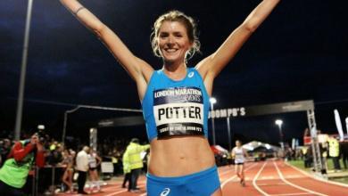 La triatleta Beth Potter batte il record mondiale nella corsa su strada di 5K