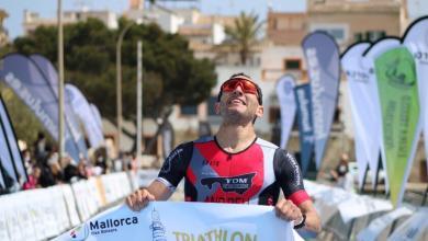 Joan Nadal ganando el Triathlon Portocolom 2021