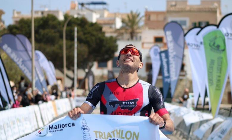 Joan Nadal ganando el Triathlon Portocolom 2021