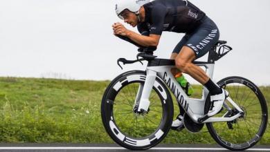 Lionel Sanders wins IRONMAN 70.3 Texas