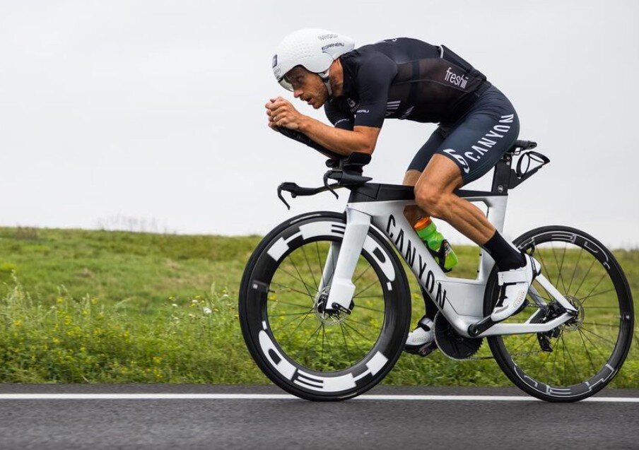 Lionel Sanders gana el IRONMAN 70.3 Texas