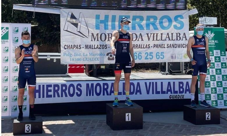 Pódium del UA Triatlón en el Triatlón de Guadix