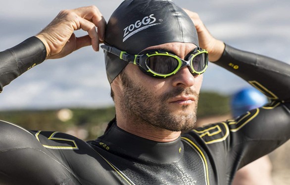 Nadador com óculos Zoggs