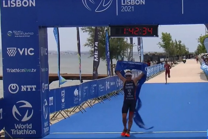 Kristian Blummenflet remporte la Coupe du monde de triathlon de Lisbonne