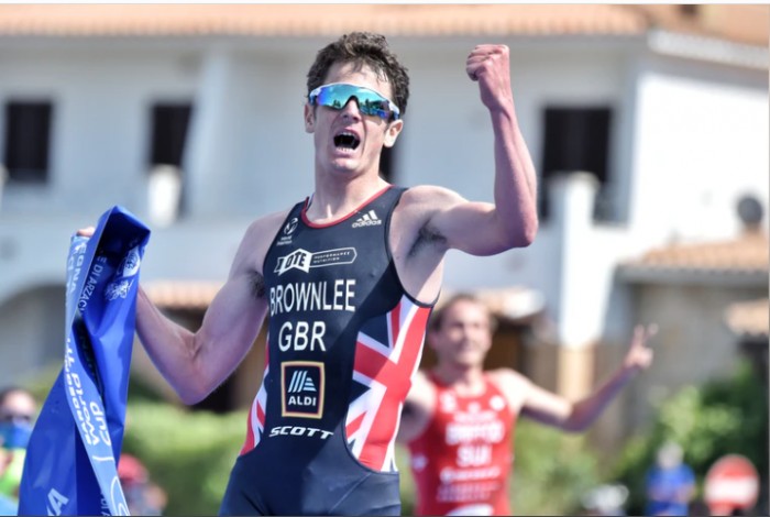 Jonathan Brownlee gewinnt die Arzachena-Weltmeisterschaft