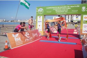 Spanische SuperSprintp-Triathlon-Meisterschaft für 2x2-Klubs