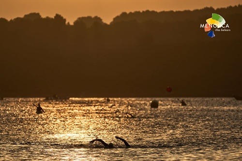 l'Artiem Half Minorque au lever du soleil