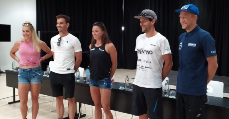 Profis bei der IRONMAN Lanzarote Profi-Pressekonferenz