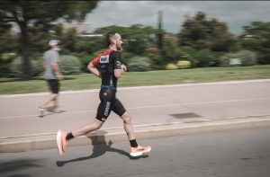 Sam Laidlow, o triatleta mais jovem a se qualificar para o IRONMAN do Havaí