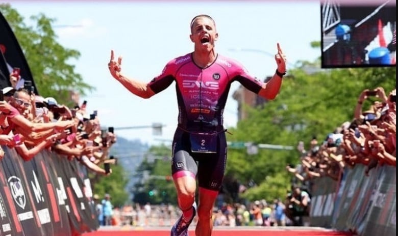 Remontada de Sam Long con 47 km/h de media en el ciclismo para ganar el IRONMAN 70.3 Boulder