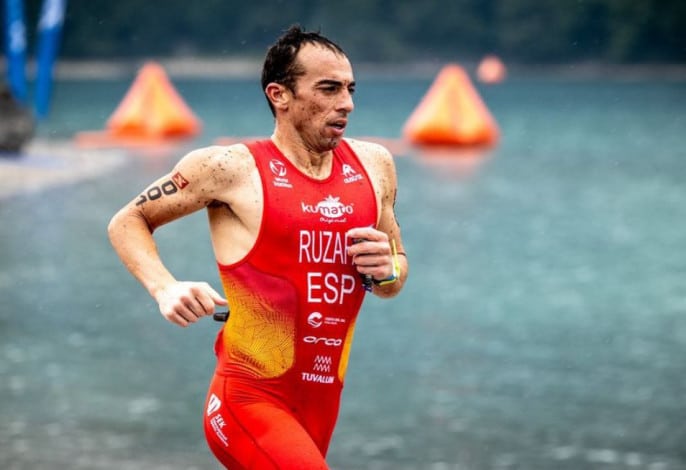 @carelduplessis/ Rubén Ruzafa bronce Campeonato Mundo triatlón Cros