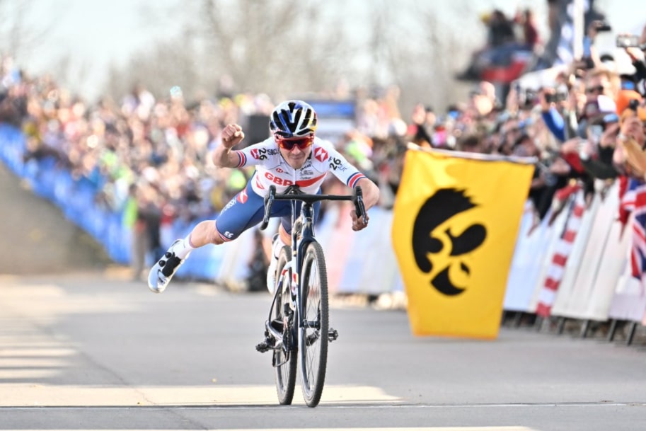 So feierte Tom Pidcock die Cyclocross-Weltmeisterschaft