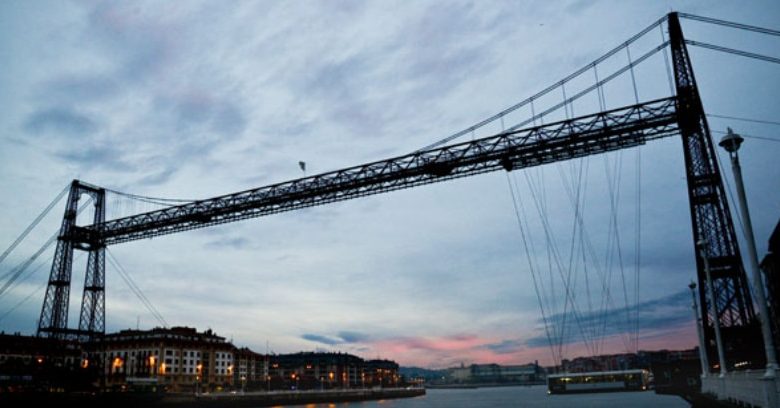 El puente Bizkaia será el icono del Campeonato de Europa de Acuatlón