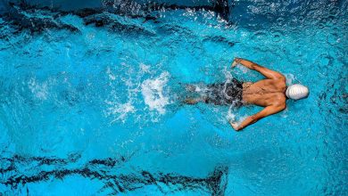 benefícios de praticar esportes aquáticos