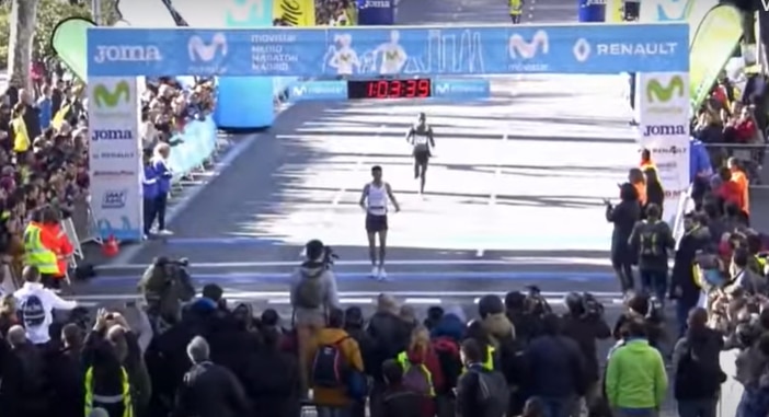 Javier Gómez Noya 1h03:38 en la media maratón de Madrid,