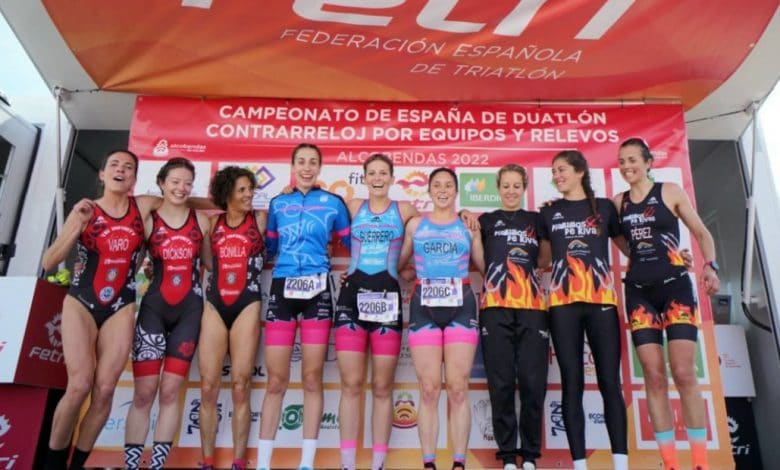 Nautico de Narón et Isbilya Sloppy Joe, champions espagnols du relais de duathlon