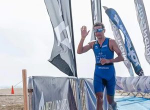 Iván Raña gewinnt erneut einen Triathlon