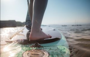 Wie lange hält ein aufblasbares Paddel-Surfbrett?