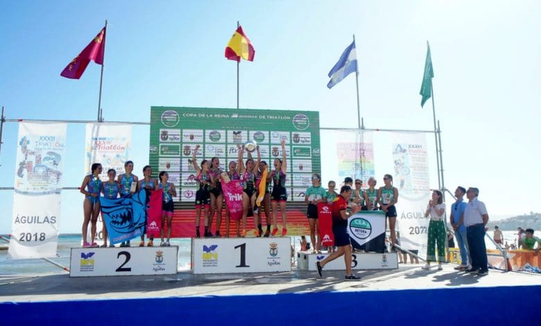 Saltoki Trikideak gana la Copa de la Reina Iberdrola y Diablillos Rivas la Copa del Rey de Triatlón en Águilas