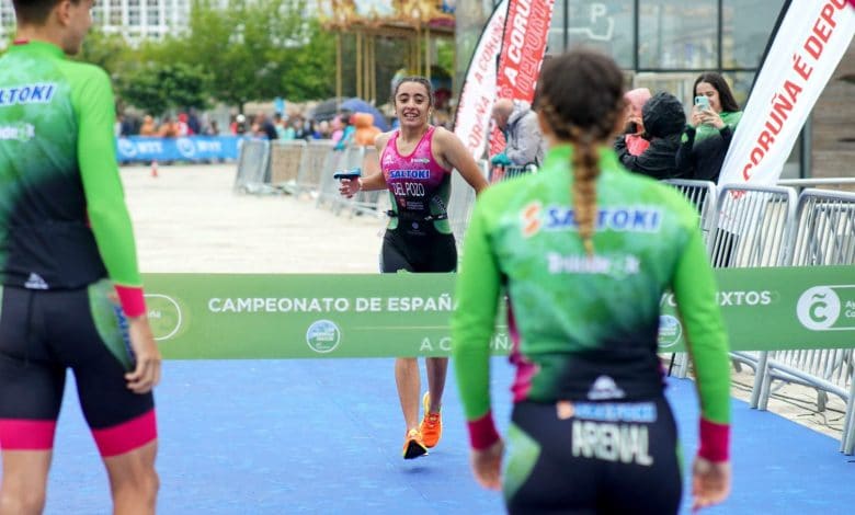 Saltoki Trikideak gana los nacionales de Triatlón por Relevos Mixtos