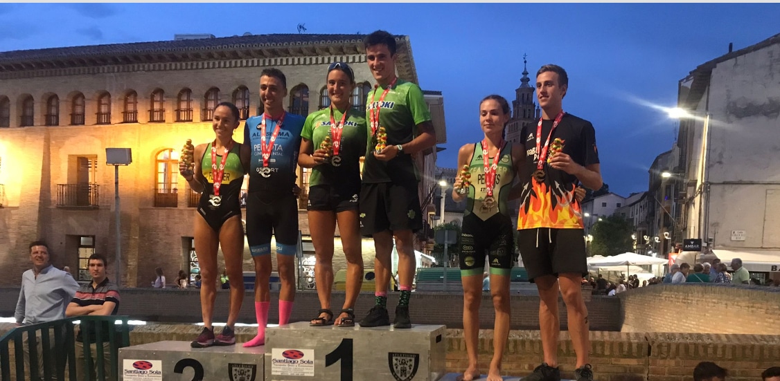 Maddi Marquet y Ander Noaín ganan el triatlón clasificatorio de Tarazona