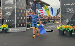 Europa gana Kristian Blummenfelt ganando en The Collins Cup