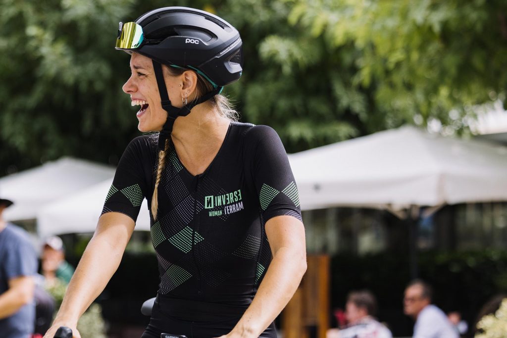 ropa personalizada de triatlón de Inverse