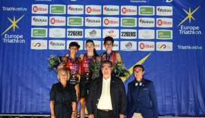 Spanien, 3 Goldmedaillen, um den Medaillenspiegel im europäischen Multisport-Triathlon zu eröffnen